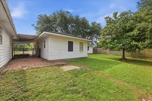 400 Nevils St, Bridge City, TX 77611 - Photo 21