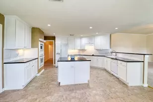 2515 Purple Horse Dr, League City, TX 77573 - Photo 11