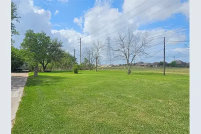 1218 E Pasadena Boulevard, Deer Park, TX 77536 - Photo 1