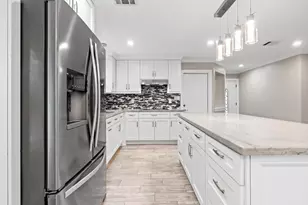 5431 Markwood Ln, Houston, TX 77053 - Photo 9