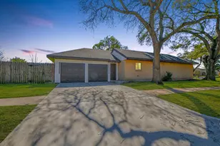 2203 Briarview Dr, Houston, TX 77077 - Photo 3