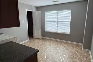 4715 Lunsford Hollow Ln, Friendswood, TX 77546 - Photo 11