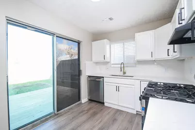 7011 Livery Lane, Cypress, TX 77433 - Photo 9