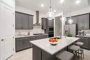 13710 Ballast Grn Dr, Texas City, TX 77568 - Photo 3