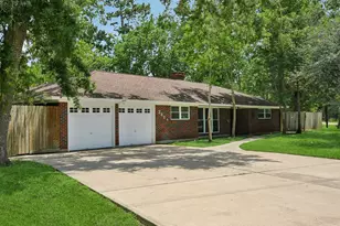 2921 Oak Dr, Dickinson, TX 77539 - Photo 3