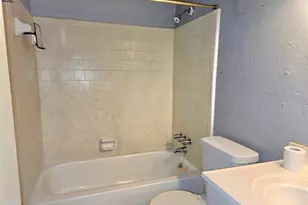 10810 Parkland Woods Dr, Sugar Land, TX 77498 - Photo 19