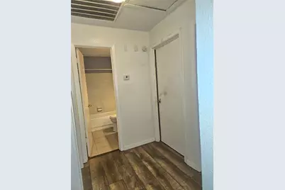 10810 Parkland Woods Drive, Sugar Land, TX 77498 - Photo 17