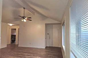 10810 Parkland Woods Dr, Sugar Land, TX 77498 - Photo 7