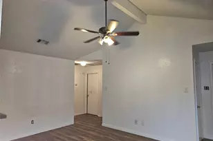 10810 Parkland Woods Dr, Sugar Land, TX 77498 - Photo 11