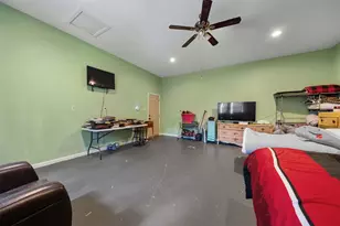 210 Southwood Cir, Baytown, TX 77520 - Photo 31