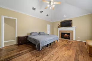 210 Southwood Cir, Baytown, TX 77520 - Photo 15