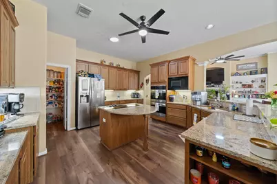 210 Southwood Circle, Baytown, TX 77520 - Photo 11