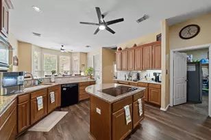 210 Southwood Cir, Baytown, TX 77520 - Photo 13