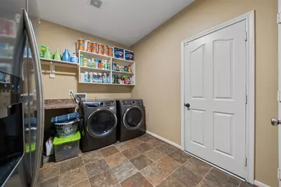 210 Southwood Circle, Baytown, TX 77520 - Photo 27