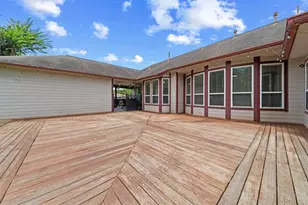 210 Southwood Cir, Baytown, TX 77520 - Photo 33
