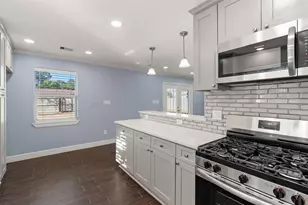 2106 22nd Ave N, Texas City, TX 77590 - Photo 5