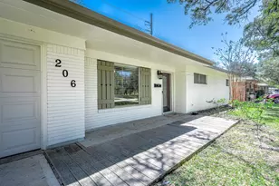 206 Crestview Dr, Hitchcock, TX 77563 - Photo 5