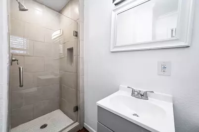 206 Crestview Drive, Hitchcock, TX 77563 - Photo 23