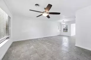 206 Crestview Dr, Hitchcock, TX 77563 - Photo 7