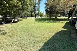 282 Water View Dr, Livingston, TX 77351 - Photo 17