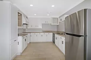 8711 Shadow Crest St, Houston, TX 77074 - Photo 3
