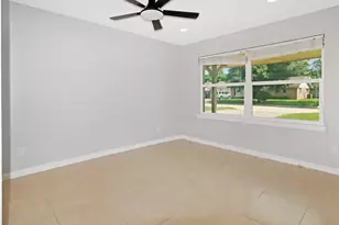 8711 Shadow Crest St, Houston, TX 77074 - Photo 9