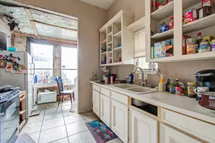 1103 Harrington St, Houston, TX 77009 - Photo 9