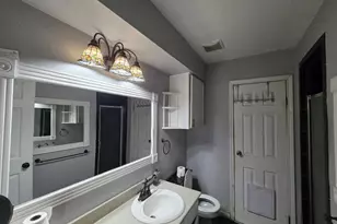 2414 Goldenrod St, Highlands, TX 77562 - Photo 7