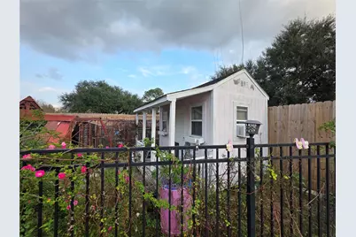 2414 Goldenrod Street, Highlands, TX 77562 - Photo 3