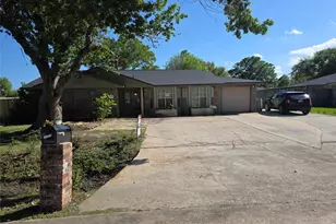 2414 Goldenrod St, Highlands, TX 77562 - Photo 1