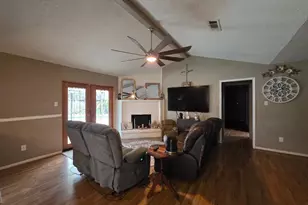 2414 Goldenrod St, Highlands, TX 77562 - Photo 5
