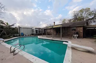 2414 Goldenrod St, Highlands, TX 77562 - Photo 17