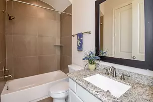 1027 St Charles St, Houston, TX 77003 - Photo 5
