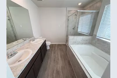 6602 Blimp Base Boulevard, Hitchcock, TX 77563 - Photo 25