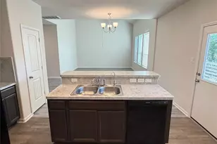 6602 Blimp Base Blvd, Hitchcock, TX 77563 - Photo 11