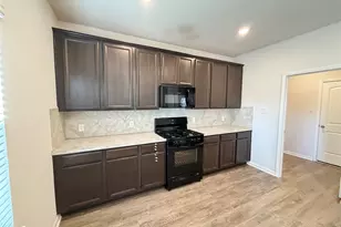 6602 Blimp Base Blvd, Hitchcock, TX 77563 - Photo 15