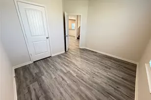 6602 Blimp Base Blvd, Hitchcock, TX 77563 - Photo 17
