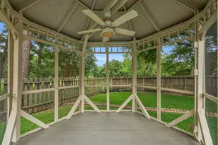 142 W Shadowpoint Cir, The Woodlands, TX 77381 - Photo 41