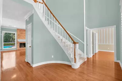 142 W Shadowpoint Circle, The Woodlands, TX 77381 - Photo 5