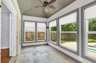 142 W Shadowpoint Cir, The Woodlands, TX 77381 - Photo 21