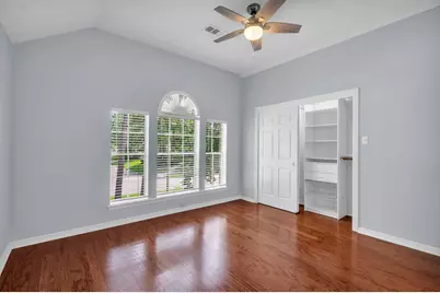142 W Shadowpoint Circle, The Woodlands, TX 77381 - Photo 29