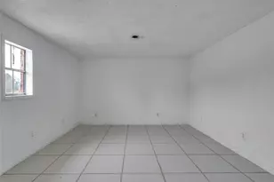 2002 W Hwy 6, Alvin, TX 77511 - Photo 19