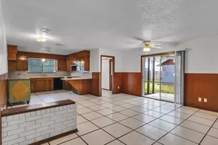 2002 W Hwy 6, Alvin, TX 77511 - Photo 7