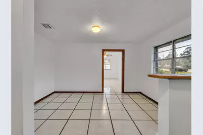 2002 W Highway 6, Alvin, TX 77511 - Photo 5