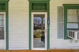 404 Seacamp St, Dayton, TX 77535 - Photo 3