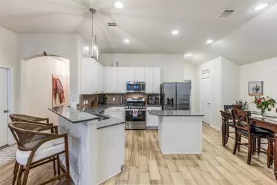 10198 N Whimbrel Circle N, Conroe, TX 77385 - Photo 9