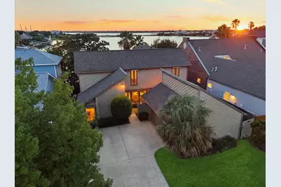 8 Quintana Drive, Galveston, TX 77554 - Photo 1