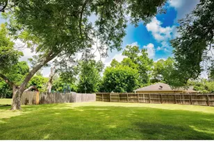 117 Lazy Ln, Lake Jackson, TX 77566 - Photo 21