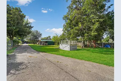 307 N Resident Street, Wharton, TX 77488 - Photo 25
