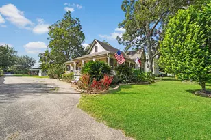 307 N Resident St, Wharton, TX 77488 - Photo 3